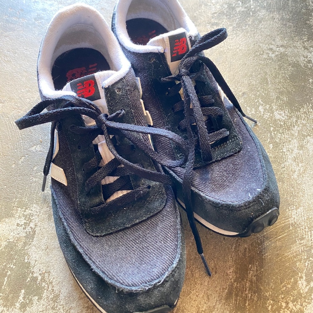 Womens 311 Classic New Balances black and white